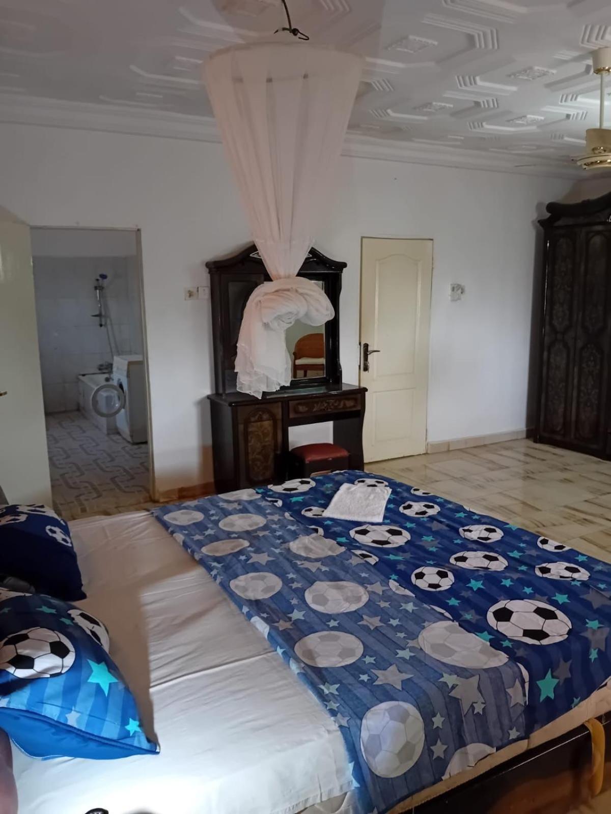 Fhs Foundation House Bijilo Luaran gambar